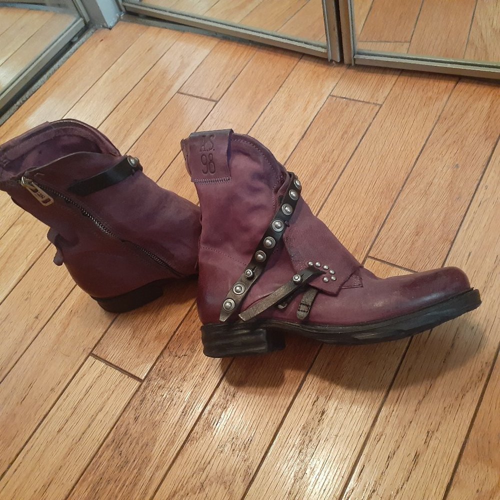 SPECTACULAR ANKLE BOOTIES
